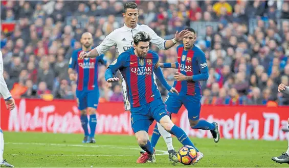  ?? REUTERS ?? Goleadores seriales. Messi le hizo 24 al Real Madrid y Cristiano lleva 17 ante Barcelona. Leo tiene un balance a favor en triunfos.