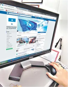  ?? FOTO: EL HERALDO ?? Facebook y Twitter se han convertido en medios alternativ­os para que políticos se promuevan.