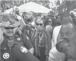  ?? NICOLE CRAINE/THE NEW YORK TIMES ?? Wanda Cooper-jones, the mother of Ahmaud Arbery, leaves a Georgia courthouse Wednesday after three white men were convicted in her son’s killing.