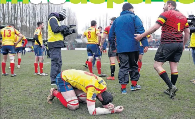  ??  ?? DECEPCIÓN. Tras ganar a Rusia, Rumanía y Alemania, España perdió el billete al Mundial ante Bélgica en medio de una polémica arbitral y ahora ha sido descalific­ada.