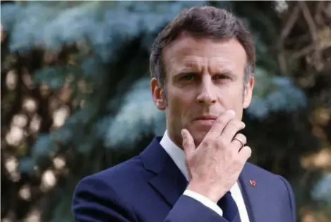  ?? FOTO REUTERS ?? Emmanuel Macron zal op zoek moeten naar compromiss­en met andere groepen in het parlement als hij zijn grote plannen uitgevoerd wil krijgen.