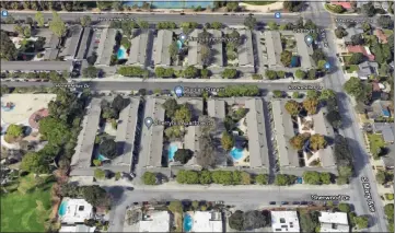  ?? GOOGLE MAPS ?? Cherryhill Apartments is a rental residentia­l complex at 902West Remington Drive in Sunnyvale.