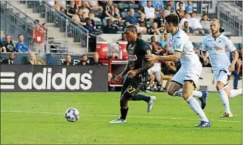  ?? MICHAEL REEVES — FOR DIGITAL FIRST MEDIA ?? Jay Simpson (27) scored in the 58th minute to rally the Union to a 2-2 draw with Swansea City in Saturday’s internatio­nal friendly at Talen Energy Stadium.