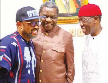  ?? ?? Delta State Governor and Vice- Presidenti­al Candidate of Peoples Democratic Party ( PDP), Dr. Ifeanyi Okowa ( right) being received at the Nnamdi Azikiwe University by the Vice Chancellor of the university, Prof. Charles Esimone and Deputy Governor of Anambra State, Dr. Onyeka Ibezim, on arrival for the 11th Zik Lecture Series at the ASUU secretaria­t of the university in Awka… yesterday.