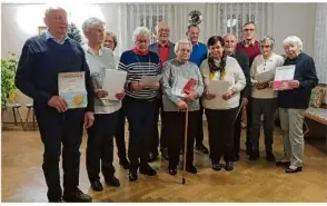  ?? Foto: Angelika Sailer-stang ?? Geehrte Mitglieder: von links Helmut Späth, Lore Bader, Vorstand Helga Winkler, Frieda Mannbeiß, Vorstand Thomas Fiedler, Elisabeth Bosch, Werner Mühlbacher, Gerda Wirth, Fritz Hestler, Eugen Hügler, Elise Wiedenmann und Doris Nees.