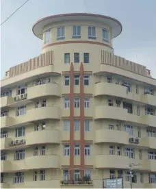  ??  ?? Soona Mahal features vertical bands and curvilinea­r balconies