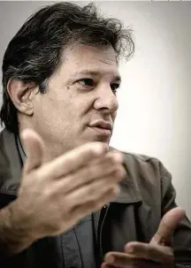  ?? Bruno Santos - 14.jul.2017/Folhapress ?? O ex-prefeito de São Paulo Fernando Haddad em entrevista