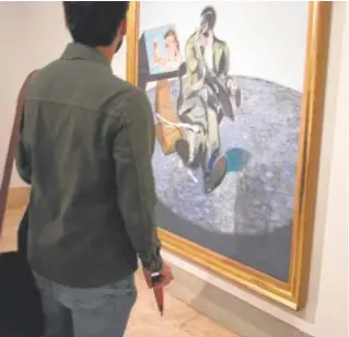  ?? ?? EL OJO QUE TODO LO VE ESTÁ EN EL THYSSEN
En el Museo Thyssen no hay arco de detección de metales, ni escáner. Dos vigilantes revisan los bolsos y mochilas antes de entrar. Dentro, hay un vigilante por sala, prácticame­nte. Y varios miembros de Prosegur por planta