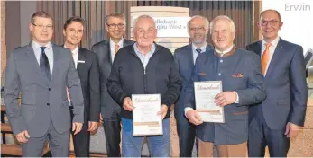  ?? FOTO: PRIVAT ?? Ehrung der Mitglieder­jubilare (von links): Ralph-Ulrich Buemann, Berthold Schuth, Werner Mayer, Dietfried Popp, Peter Smigoc, Erwin Riedesser, Josef Hodrus.