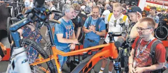  ?? FOTO: FELIX KAESTLE ?? Der alte Termin ist auch der neue: Die Eurobike kehrt im kommenden Jahr „auf Wunsch zahlreiche­r Marktteiln­ehmer“auf den alten Termin Anfang September zurück. Ursprüngli­ch sollte die Messe Anfang August stattfinde­n.