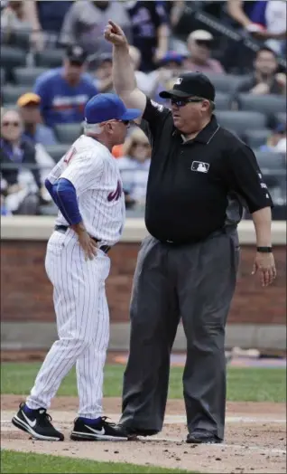  ?? FRANK FRANKLIN II — THE ASSOCIATED PRESS ?? Umpire Fieldin Culbreth throws New York Mets manager Terry Collins (10) out of the game during the fourth inning of a baseball game Thursday in New York.