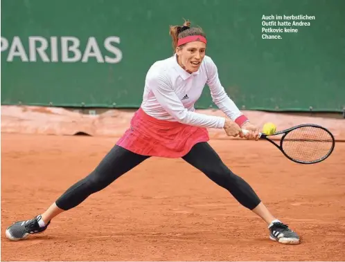  ??  ?? Auch im herbstlich­en Outfit hatte Andrea Petkovic keine Chance.