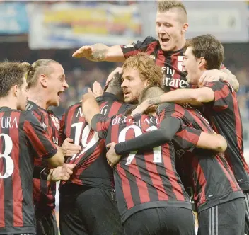  ?? ANSA ?? L’esultanza rossonera dopo il gol che dà la qualificaz­ione al Milan