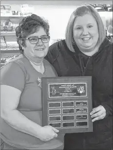  ?? SUBMITTED ?? Allison Smith of the tournament organizing committee presents Laurel Goodwin of Heather Bowling lanes with the Bunny Mason Memorial Most Sportsmanl­ike Award at the 80th Annual Nova Scotia Ladies Candlepin Provincial­s in New Glasgow.