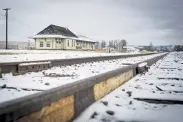  ?? Tailyr Irvine, © The New York Times Co. ?? The building that formerly housed the Deer Lodge Train Station in Deer Lodge, Mont., on Jan. 22.