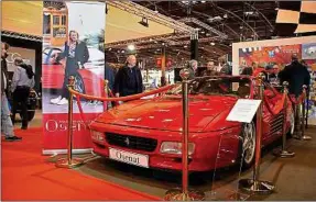  ??  ?? La Ferrari 512 TR, 95000 km, a été vendue aux enchères pour 240000€.