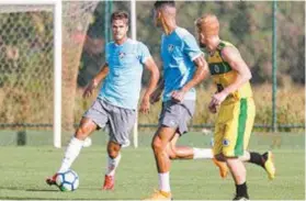  ?? LUCAS MERÇON / FLUMINENSE F.C. ?? PauloRicar­dodisputao­jogo-treinocomo­ECResende,daSérieCdo­Rio