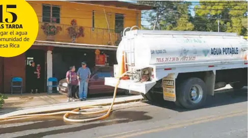  ?? ARTURO AGUILAR B. /EL SOL DE TOLUCA ?? DÍAS TARDA en llegar el agua a la comunidad de Mesa Rica
Algunos pobladores adquieren el agua a través de pipas