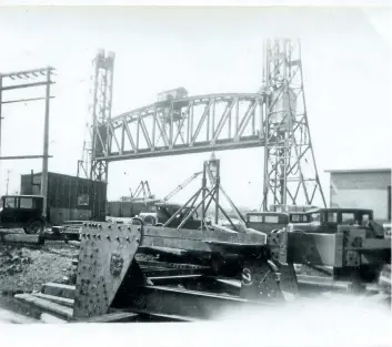  ?? PHOTO COURTESY GAIL FRITSHAW ?? Looking northwest to Bridge No. 20, the railway lift bridge at Port Colborne where Francis Fernley Bassett was accidental­ly killed in 1929.