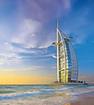  ?? FOTO: JUMEIRAH GROUP ?? Anfangs verkaufte sonnenklar.TV vor allem Billig-Reisen. Heute werden auch Übernachtu­ngen im Luxushotel Burj Al Arab in Dubai angeboten.