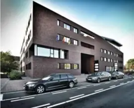  ?? FOTO CN ?? Voortaan kan u hier terecht voor de overheidsd­ienst Financiën. Gisteren werd het gebouw officieel geopend.