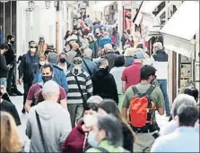  ?? PERE DURAN / NORD MEDIA ?? En la costa. Los paseos marítimos de los municipios costeros han recuperado esta semana la vitalidad perdida