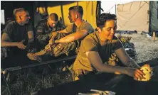  ?? TAMIR KALIFA FOR THE NEW YORK TIMES ?? American soldiers at Base Camp Donna in Texas, where 5,600 have been deployed to the border with Mexico.