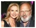  ??  ?? DEUTSCHER EMPFANG Veronica Ferres mit BUNTE-Redakteur Georg Seitz