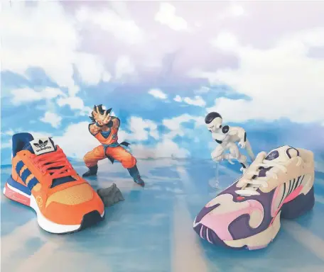  ?? |ESPECIAL ?? Goku y Freezer llegan en forma de tenis.