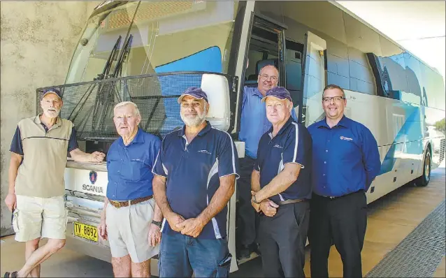  ?? PHOTO: DUBBO PHOTO NEWS ?? Langleys coach drivers Michael Hey-cunningham, Ian Duncan, Tony Zumbo, Tracy Lowe and Tim Nolan, with visiting Scania driver trainer Peter Verbrugge.