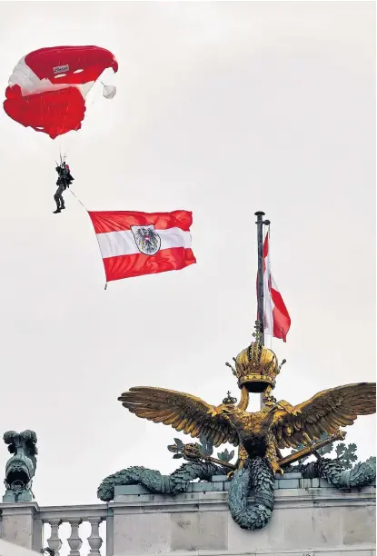  ??  ?? Am Nationalfe­iertag präsentier­t das Bundesheer sein Leistungss­pektrum in der Wiener Innenstadt.