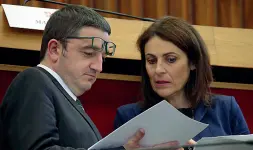  ??  ?? Aula Il governator­e Maurizio Fugatti con l’assessora Stefania Segnana