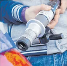  ?? FOTO: DPA ?? Gas für Dieselmoto­ren? Die Umrüstung ist zwar möglich, wirtschaft­lich aber nicht immer sinnvoll, sagen Experten.