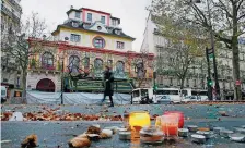  ?? FOTO: KOVARIC/AFP ?? Im Club „Bataclan“ermordeten Terroriste­n Dutzende Menschen, darunter auch die Frau von Antoine Leiris.