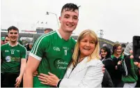  ?? RAY McMANUS/SPORTSFILE ?? Kyle Hayes with his mother Pat after Limerick’s victory over Tipperary in the Munster championsh­ip at the Gaelic Grounds
