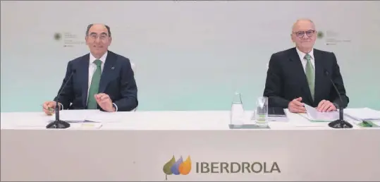  ?? EE ?? Ignacio Galán, presidente de Iberdrola, con Julián Martínez Simancas, secretario del consejo.