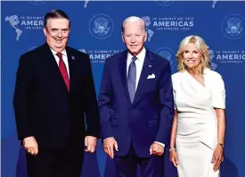  ?? ?? LOS ÁNGELES. El presidente de Estados Unidos, Joe Biden, y su esposa, Jill Biden, dieron la bienvenida al secretario de Relaciones Exteriores.