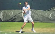  ?? FOTO: GETTY ?? Andy Murray entrenando ayer en las pistas de Aorangi Park, anexas a las que acogerán la competició­n de Wimbledon, donde hoy debuta como campeón vigente