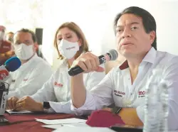  ??  ?? Mario Delgado, líder nacional de Morena, en un evento con militancia de San Luis Potosí.