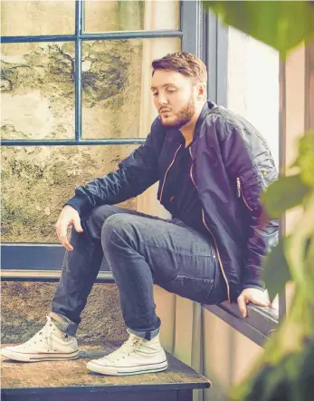  ?? FOTO: OLAF HEINE ?? Verspricht, seine zweite Chance zu nutzen: der britische Musiker James Arthur.