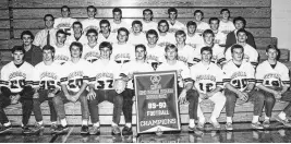  ??  ?? The 1989-90 boys football team: front row, from left, Gary Washington, Steve Gordon, Todd Croft, Dustin Ferris, Sam Gorall, Steve Sarty, Aaron Gorall, Steven Frizzell, Louie Smith; second Row: Garth Cochrane, Paul Garbes, Craig Gulliver, Chris Wolfe, Paul Morris, Matt Maclellan, Todd Sarty, Troy Washington; third row, Al Tracey, Trevor Burris, Mark Wellings, Bobby Wood, Dave Moss, Dale Hart, Steve Hennessy; fourth row, David Ritcey, David Archibald, Jason Eagles, Mark Macdonald, Peter Totten, Greg Mcrae, James Macpherson. Missing from photo: Troy Lauther, Gary Best, Paul Clark, Trevor Mcnutt, Fraser Benoit, Tim Macdonald, coaches Rick Kaupp, Don Cameron, Ron Meech and manager Marty Frizzell.