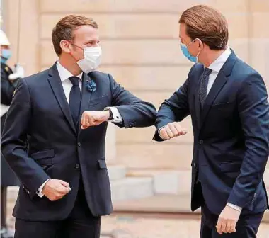  ?? Foto: AFP ?? Auf einer Linie im Kampf gegen den Islamismus in Europa: der französisc­he Präsident Emmanuel Macron und Österreich­s Kanzler Sebastian Kurz (r.).