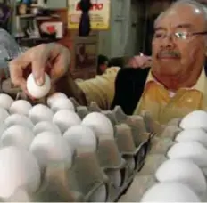  ?? |CUARTOSCUR­O ?? Más de 35 pesos fue el precio del kilogramo de huevo en promedio.