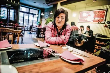  ?? RP-FOTO: ANDREAS BRETZ ?? Restaurant-Chefin Yugui Sun hat das Chin BBQ in Bilk eröffnet.