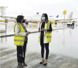  ?? MEDITERRÁN­EO ?? La directora general del aeropuerto recibió a la alcaldesa de la Vall d’Uixó.