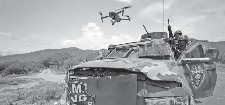  ?? ARCHIVO CUARTOSCUR­O ?? Además de drones de combate, los miembros del CJNG han actualizad­o su armamento