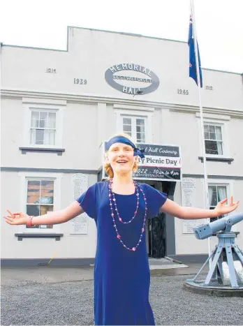  ?? Photo / Dean Taylor ?? Speech winner Ruby Webb, in period costume, gave a history lesson and modern viewpoint on PirongiaMe­morial Hall.