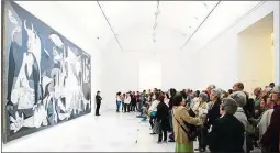  ??  ?? ATRACCION. El Guernica está en el museo desde hace 25 años.