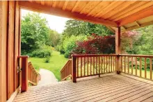  ?? 123RF ?? Homeowners who take steps to protect their decks throughout the winter months can ensure these popular areas are ready once entertaini­ng season returns in the spring.