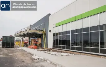  ??  ?? Plus de 1000 personnes travailler­ont au nouveau centre financier de la Banque TD à Dieppe d’ici 2020. - Acadie Nouvelle: Patrick Lacelle